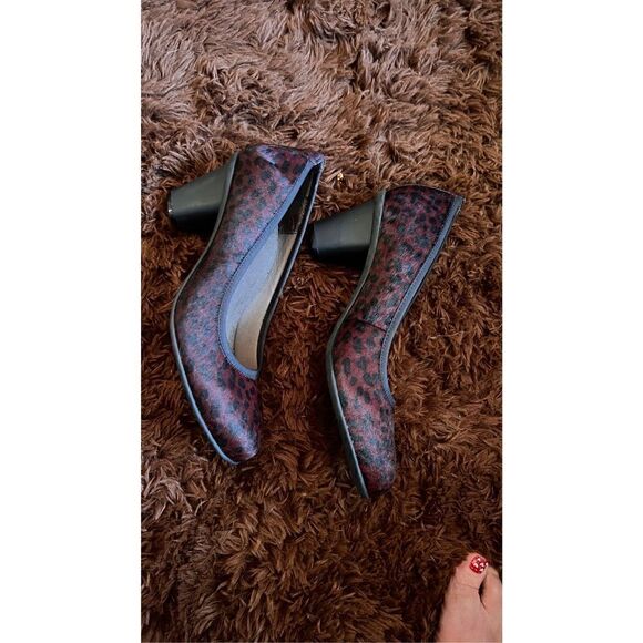 VIONIC BY ORTHAHEEL CARRER MABREY WINE LEOPARD PRINT SIZE 9.5 - Picture 4 of 10